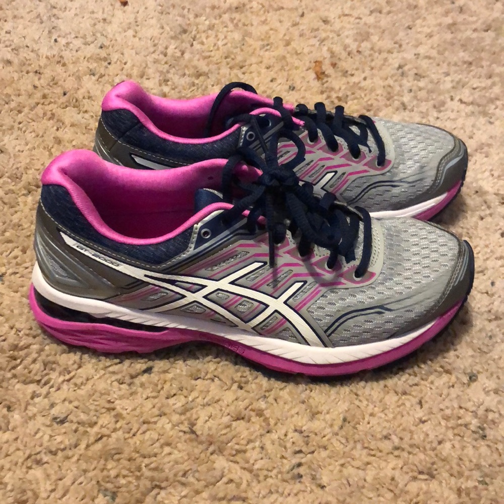 ASICS gt-2000